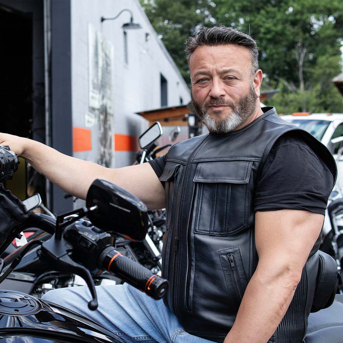 MMCC Men's Quick Draw Black Leather Motorcycle Vest - MMC30001 — image 9