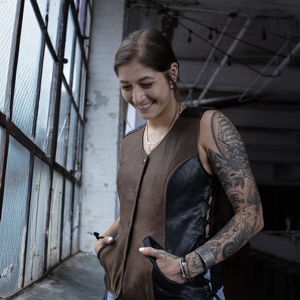 Milwaukee Leather MLL4508 Women's 'Trickster' Vintage Two Tone Crazy Horse Brown and Black Leather Club Style Motorcycle Vest - image 10